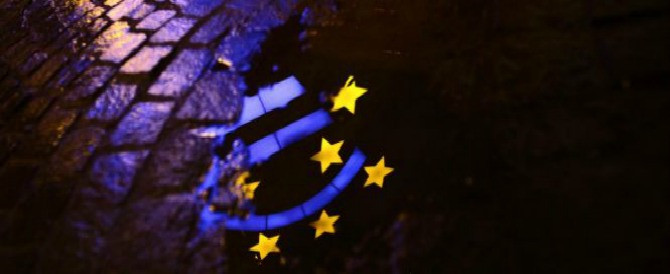 La trattativa che mette  “sotto scacco” l’euro