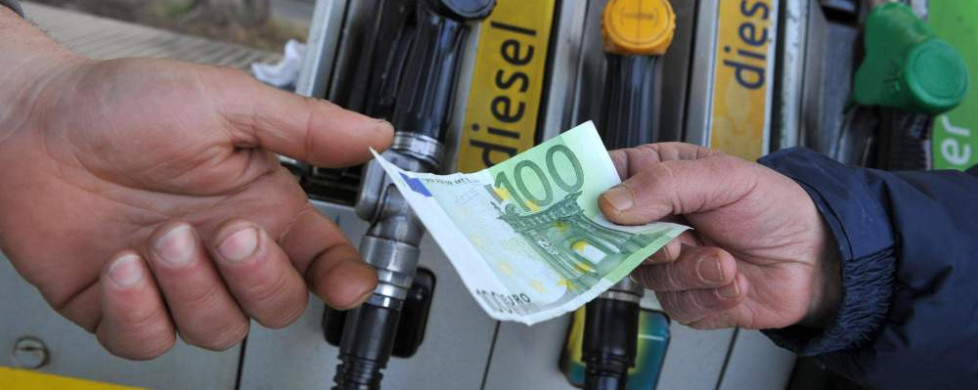 Carburanti: diesel italiano il più caro in Europa, benzina al quarto posto
